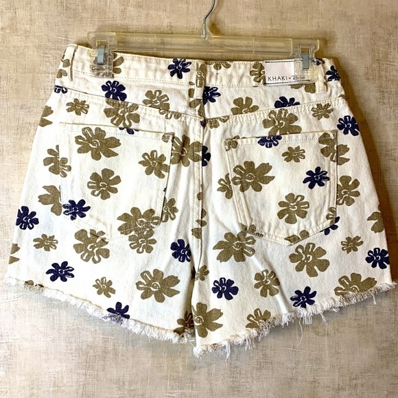 Khaki & Blue women’s shorts size 9 - Picture 2 of 4